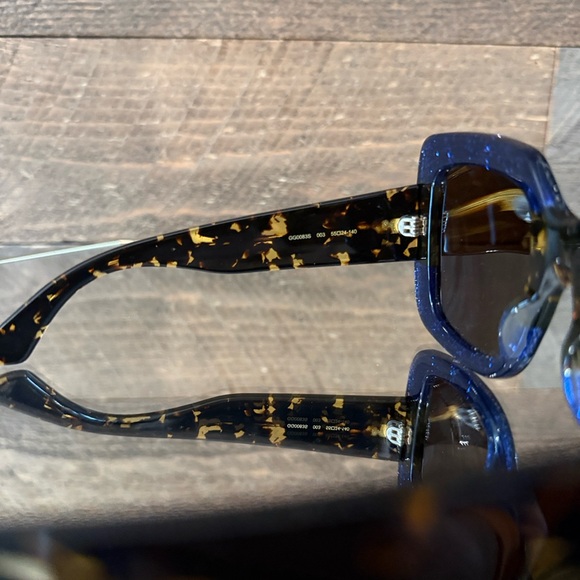 Gucci Oversized Square GG0083S Sunglasses Blue Glitter & Tortoise - Picture 8 of 10